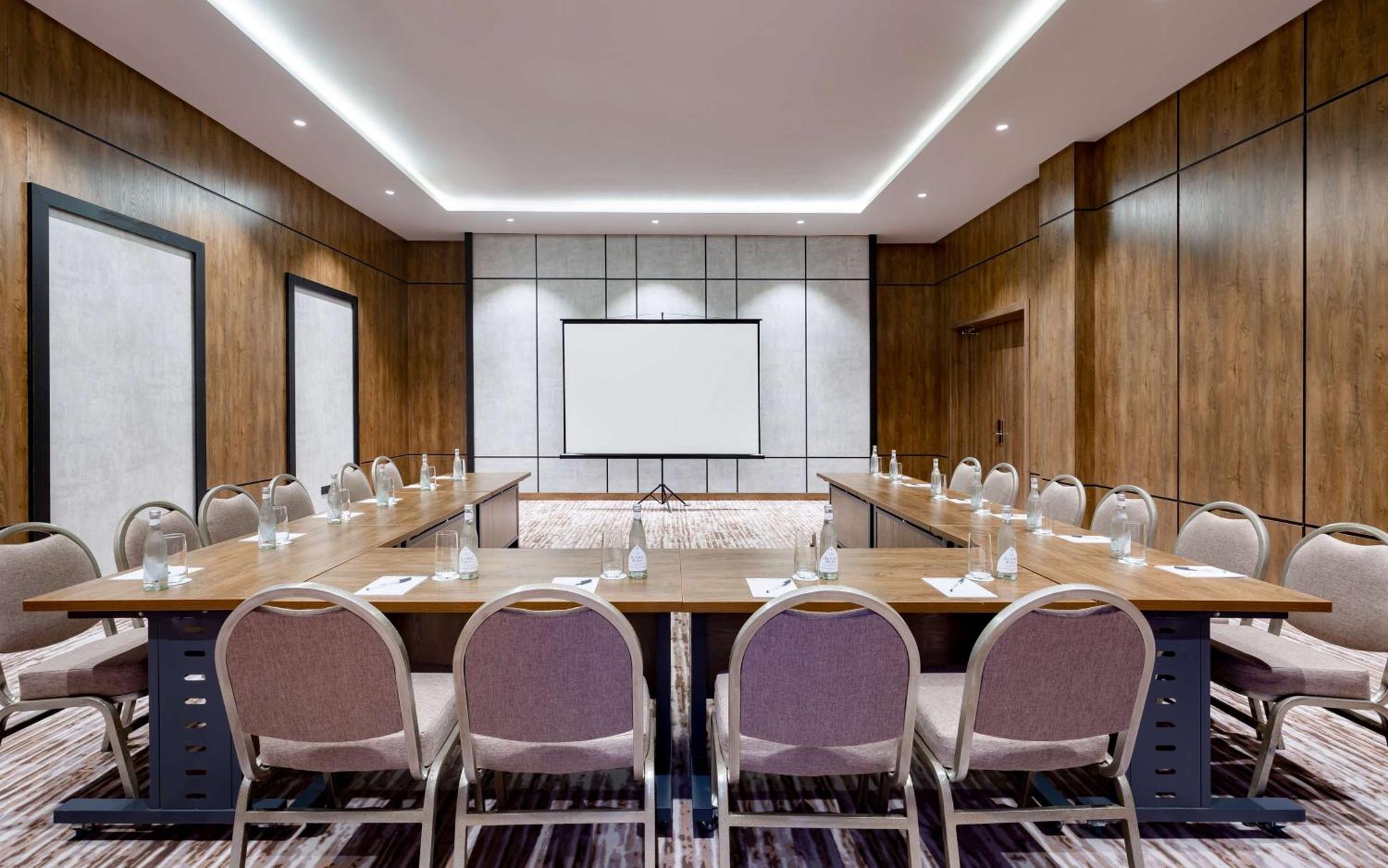 Hilton Garden Inn Samarkand Bagian luar foto