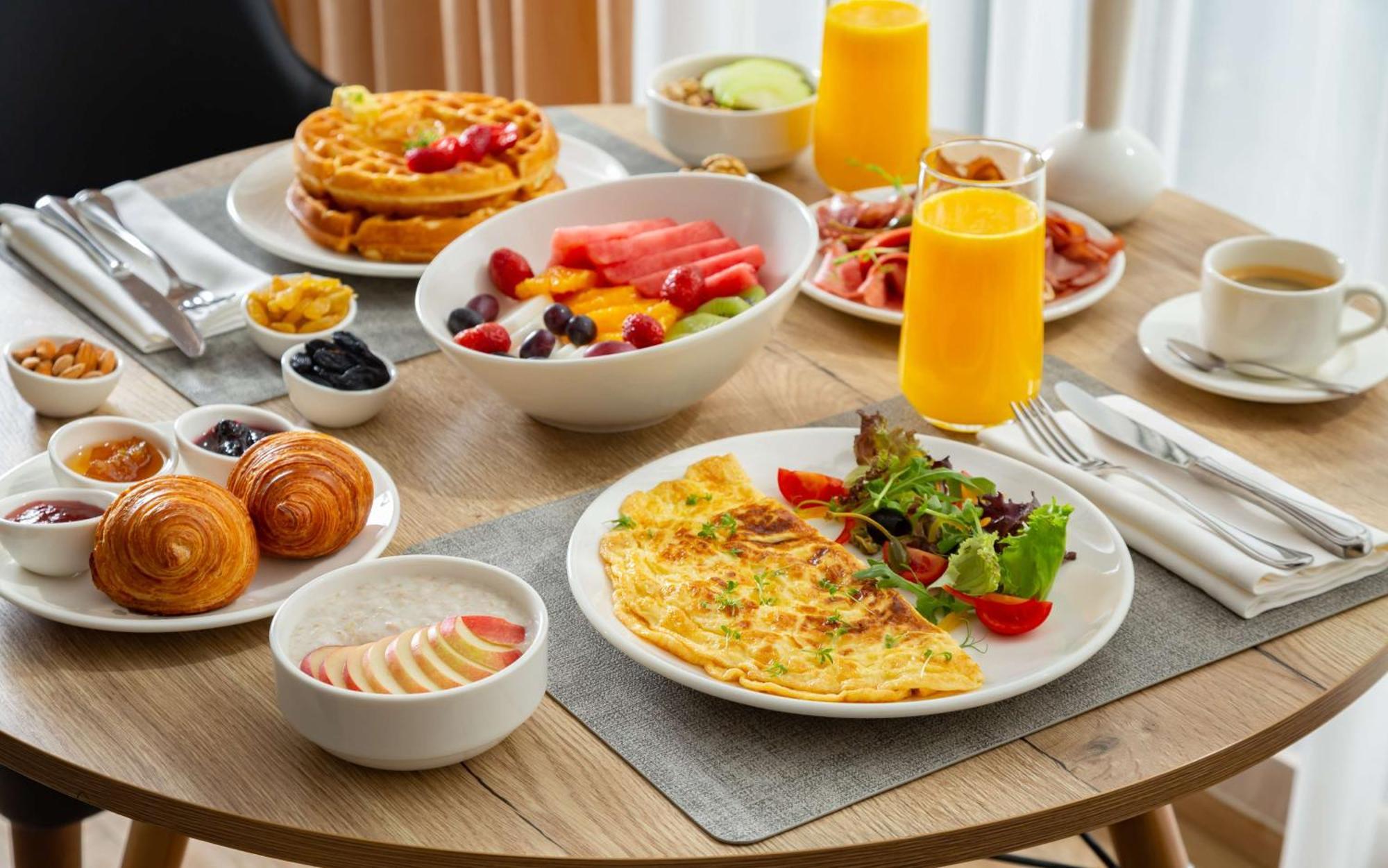 Hilton Garden Inn Samarkand Bagian luar foto